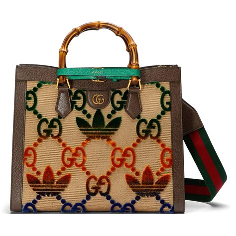 borsa gucci per adidas|Borsa shopping adidas x Gucci Diana misura media.